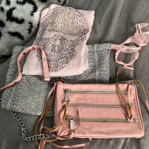 Powder Pink on trend Rebecca Minkoff bag - Picture 2 of 13